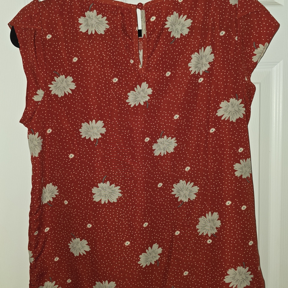 Fun 2 Fun Red Floral Blouse - Picture 2 of 3